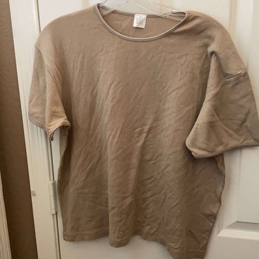 FINAL MARKDOWN Ladies ribbed tee medium